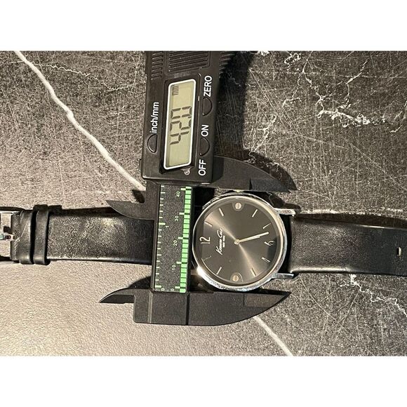 Mens Black and Silver Kenneth Cole Dress Watch - New Battery - Picture 4 of 6